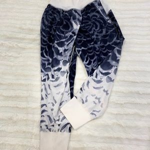 Lululemon Yoga Capri Pants